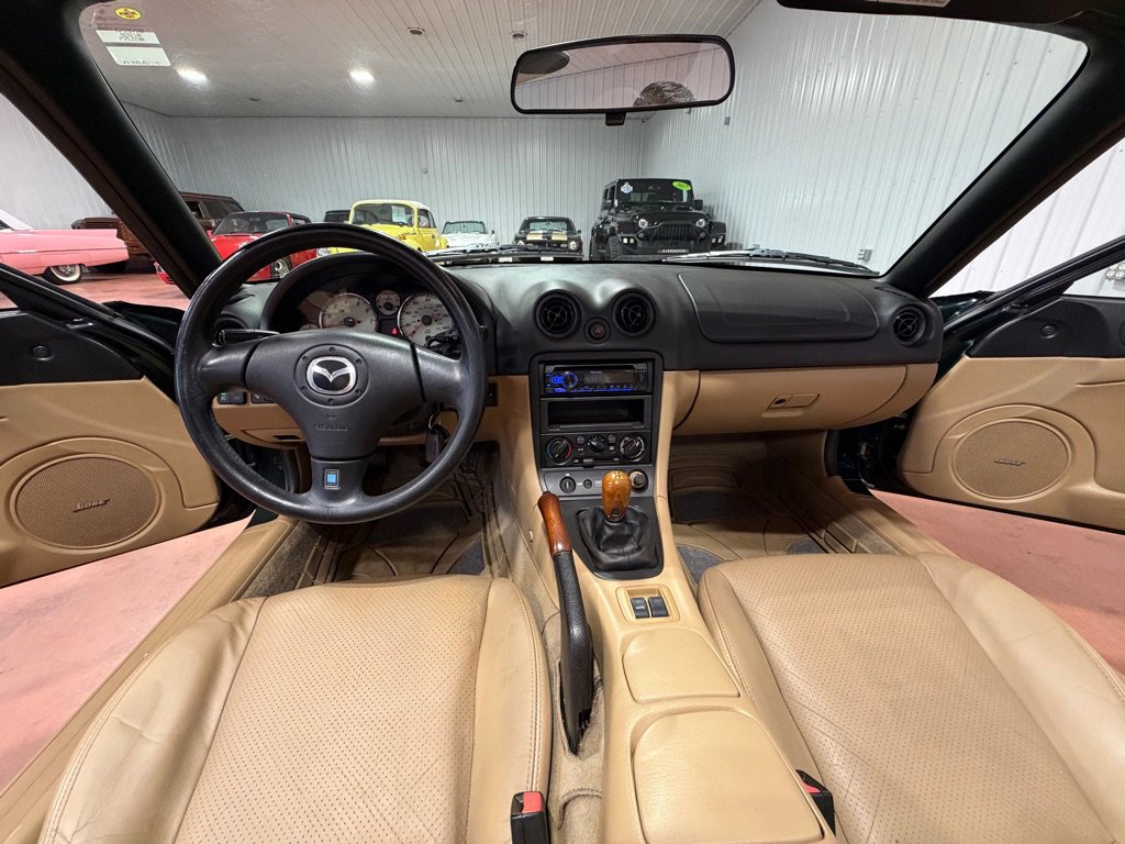 Used 2001 MAZDA MX-5 Miata RWD image 24