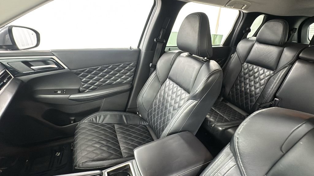 Used 2022 Mitsubishi Outlander SEL image 13