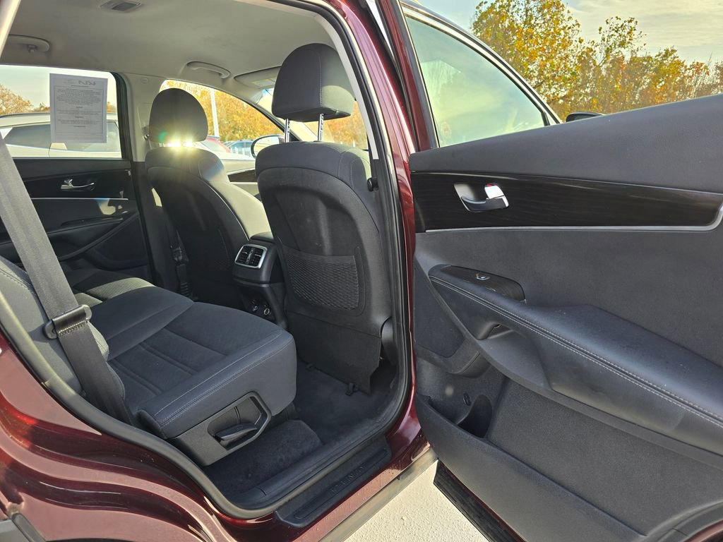 Used 2019 Kia Sorento LX w/ Option Group 020 image 16
