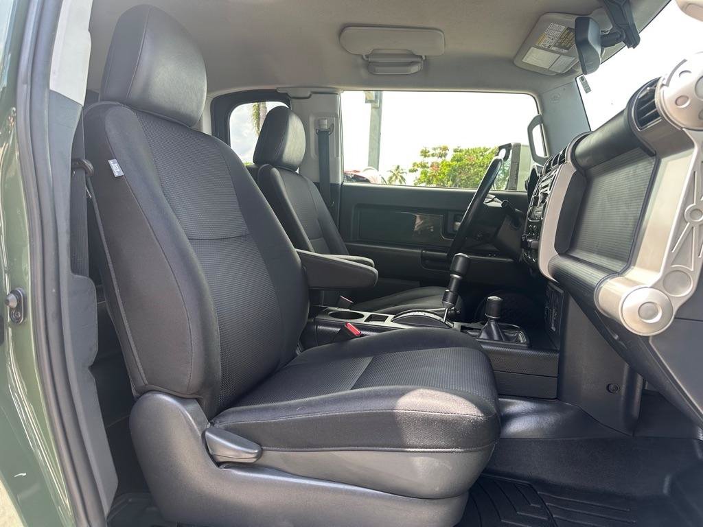 Used 2014 Toyota FJ Cruiser 4WD w/ Upgrade Package image 26