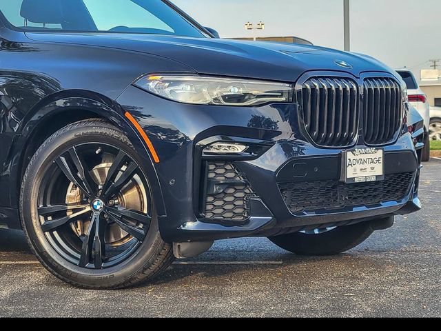 Used 2022 BMW X7 xDrive40i w/ M Sport Package AWD/4WD image 3