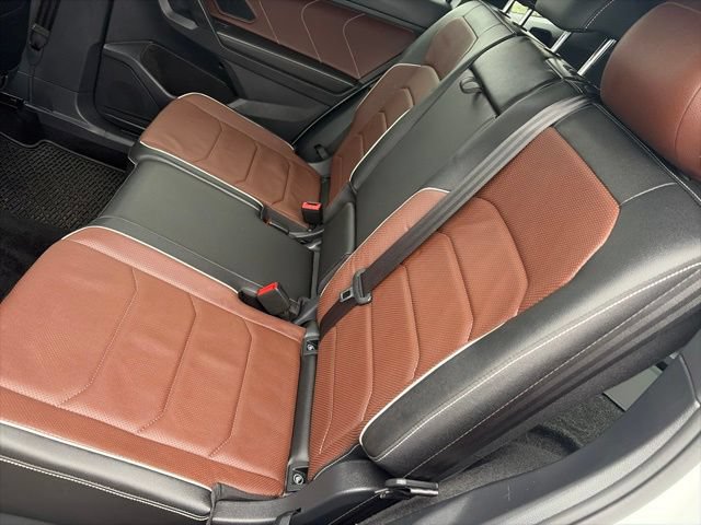 Used 2022 Volkswagen Tiguan SEL R-Line AWD/4WD image 19