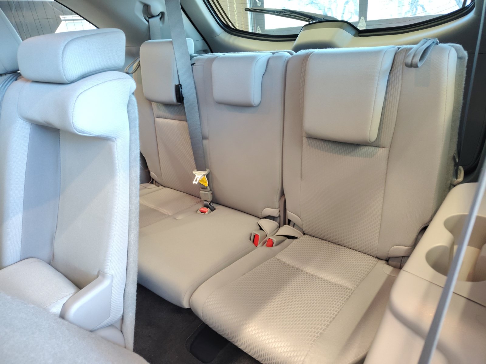 Used 2017 Toyota Highlander LE FWD image 23