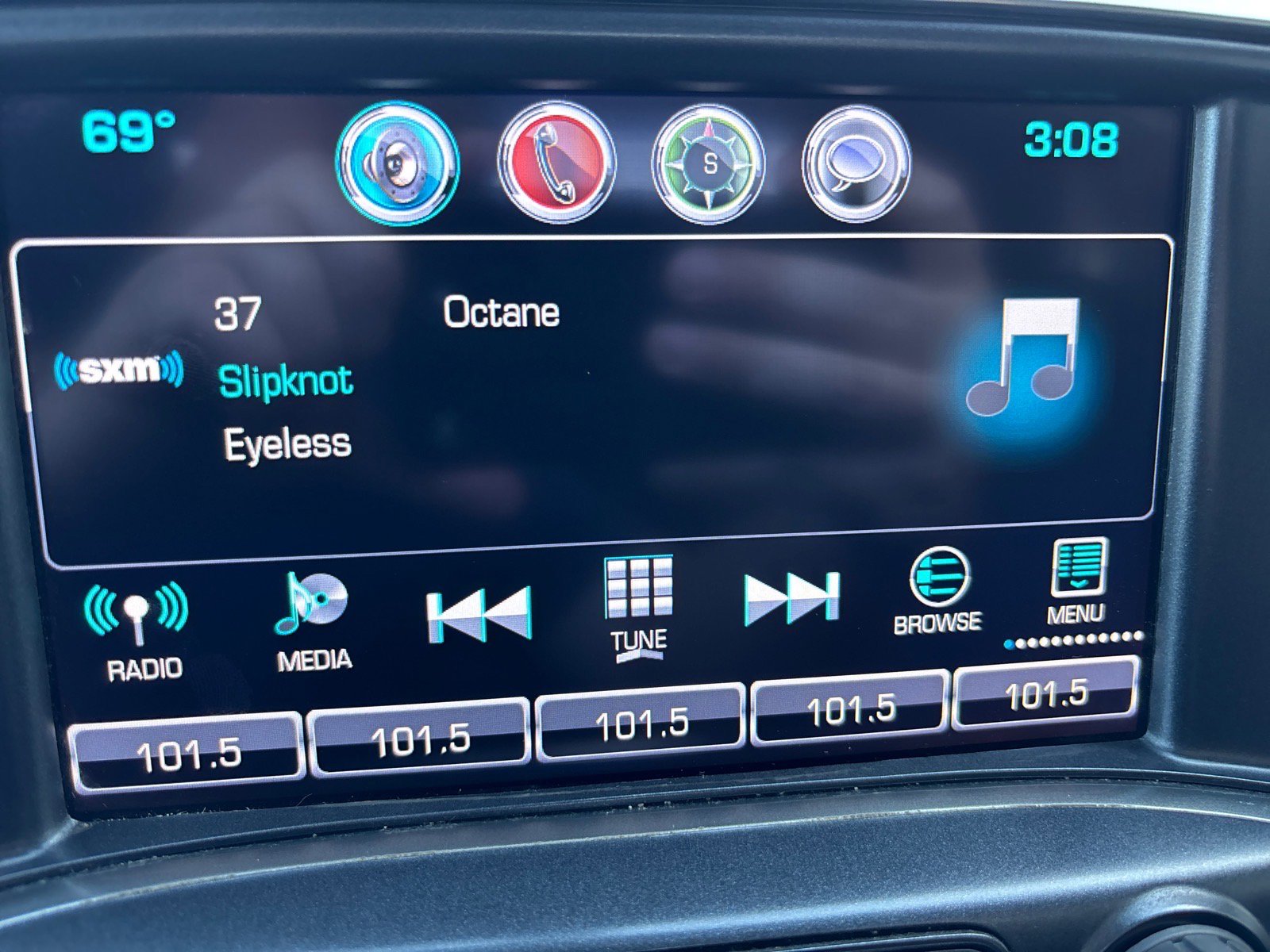 Used 2017 Chevrolet Silverado 1500 LT w/ Midnight Edition image 33