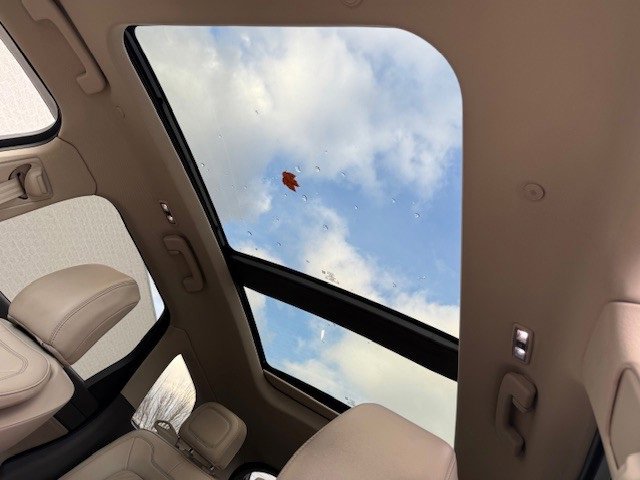 Used 2022 Lincoln Corsair AWD w/ Premium Package image 41