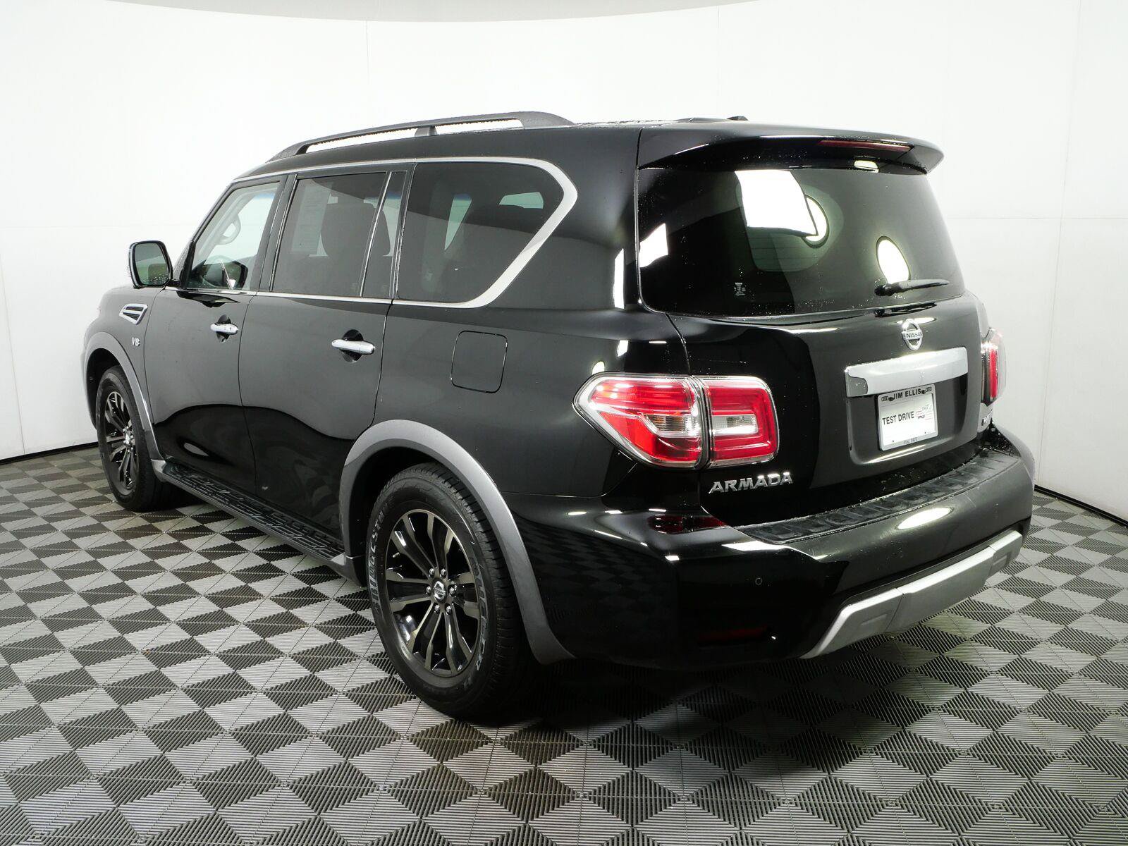 Used 2017 Nissan Armada Platinum w/ Captain Seat Package AWD/4WD image 29