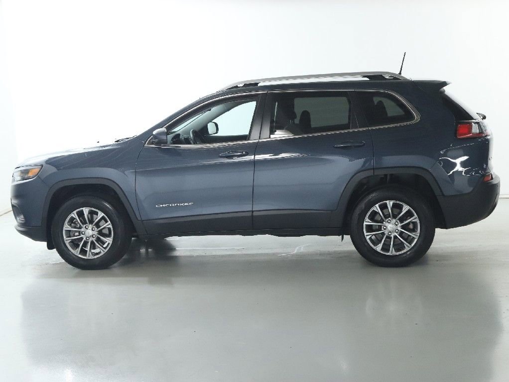 Used 2019 Jeep Cherokee Latitude Plus w/ Cold Weather Group AWD/4WD image 38