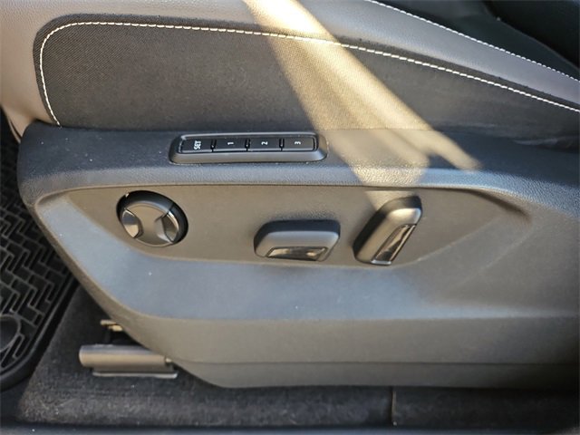 Used 2022 Volkswagen Atlas SEL Premium image 18