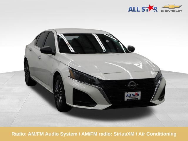 Used 2024 Nissan Altima 2.5 SV image 1