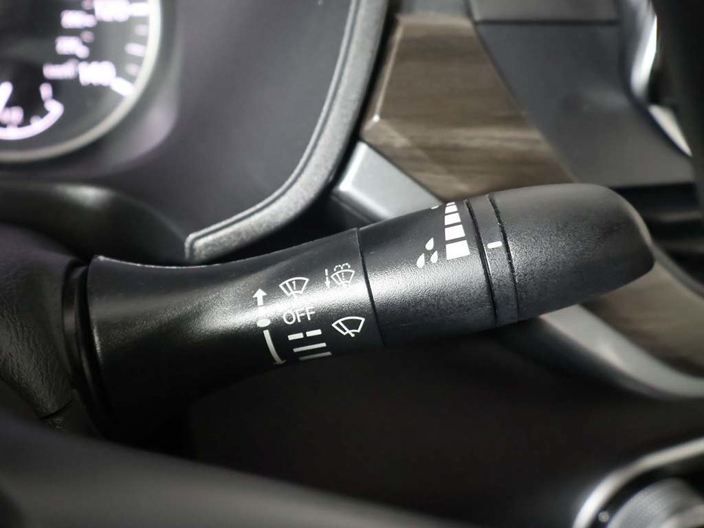Used 2025 Nissan Altima 2.5 SV FWD image 37