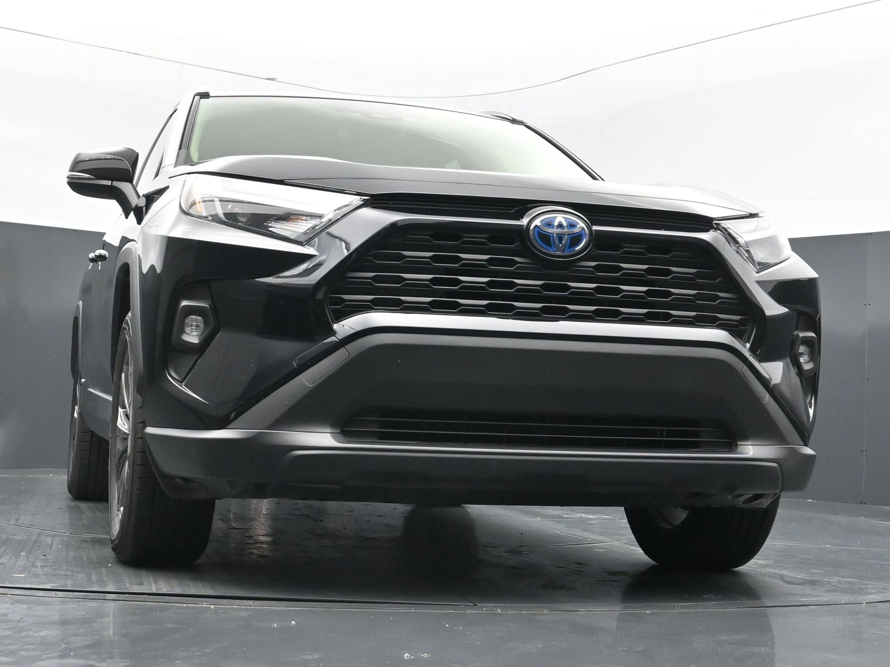 Used 2023 Toyota RAV4 XLE Premium AWD/4WD image 42