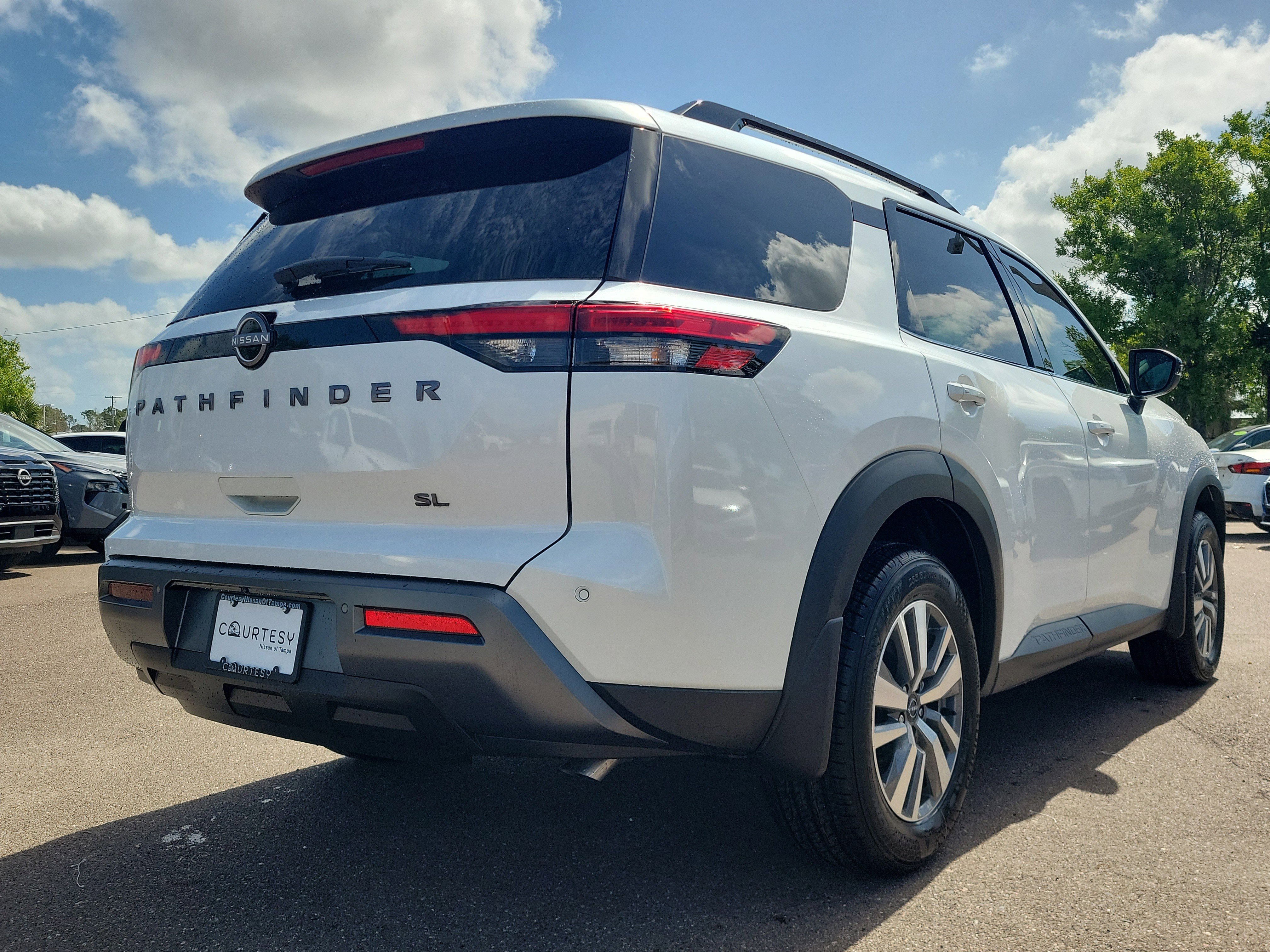 New 2026 Nissan Pathfinder SL FWD image 39