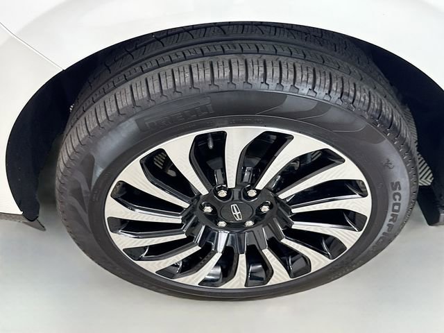 Used 2023 Lincoln Navigator L Black Label image 34