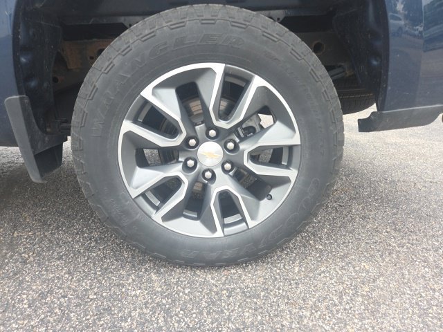 Used 2023 Chevrolet Silverado 1500 LT AWD/4WD image 11