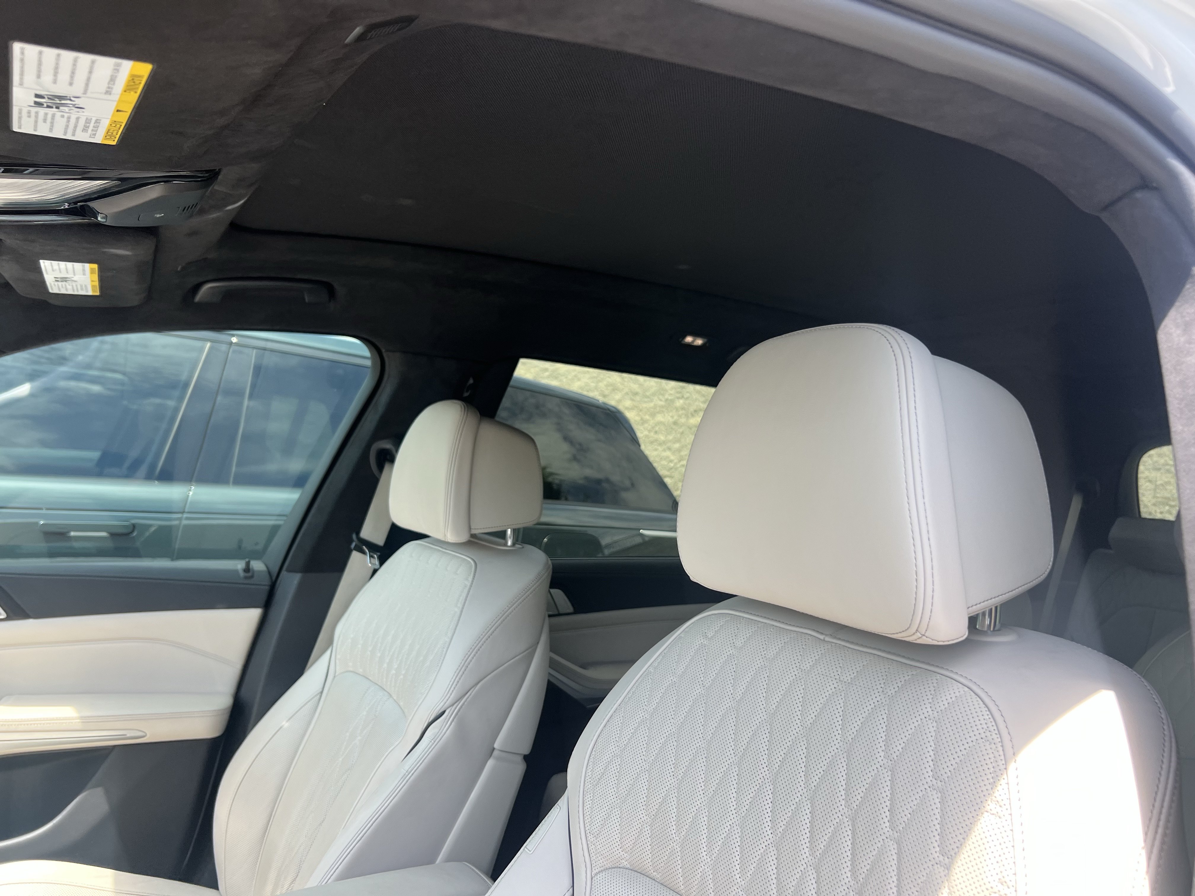 Used 2022 BMW X7 xDrive40i w/ M Sport Package AWD/4WD image 21