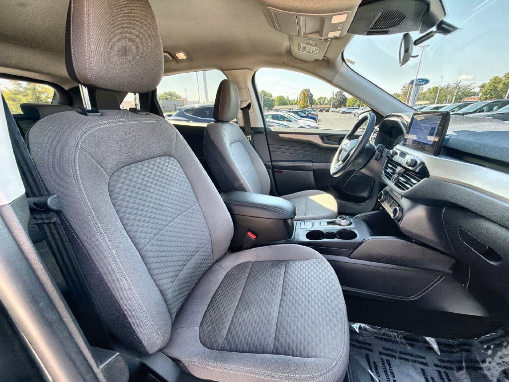 Used 2022 Ford Escape SE w/ SE Sport Appearance Package FWD image 23