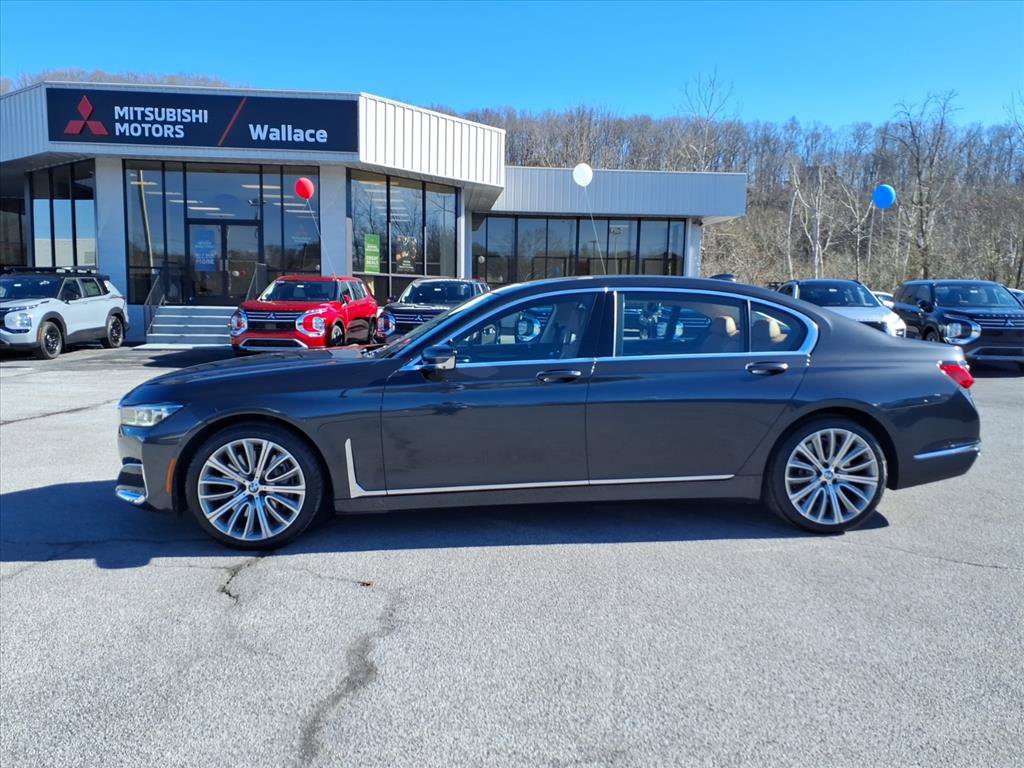 Used 2021 BMW 750i xDrive w/ Executive Package image 2