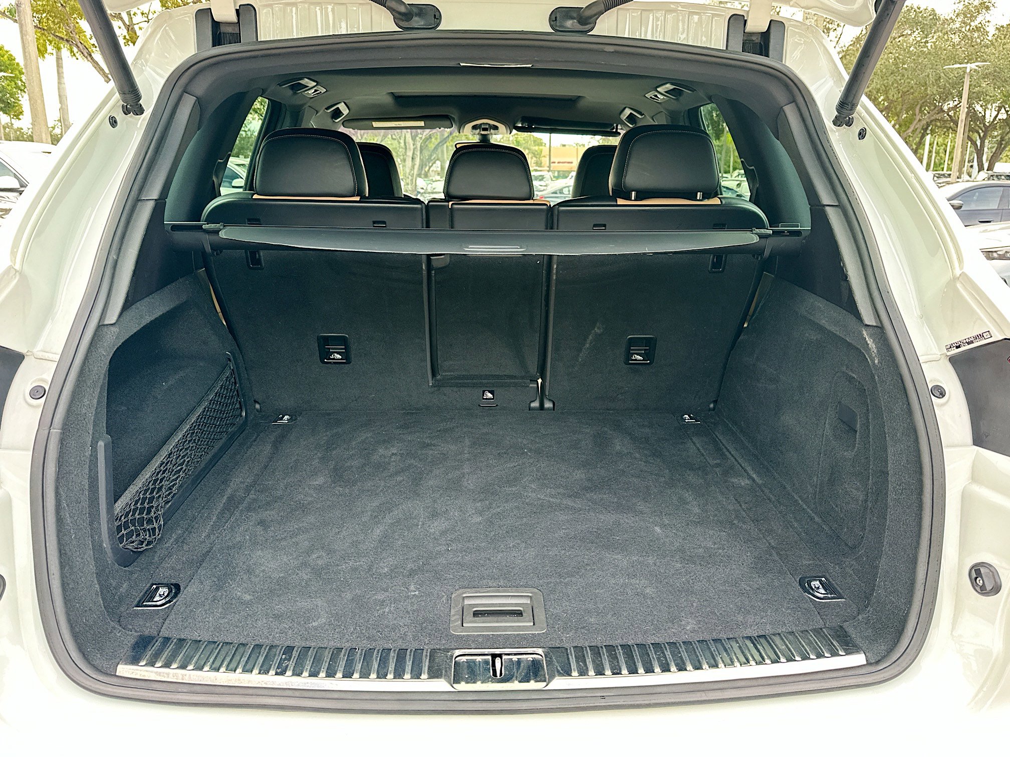 Used 2017 Porsche Cayenne Platinum Edition image 29