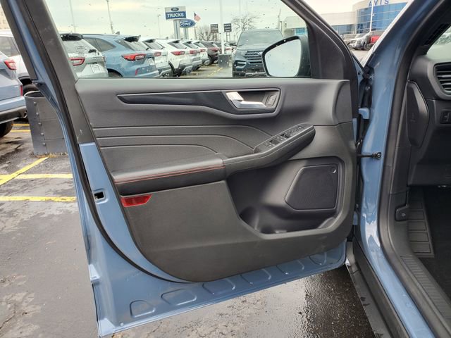 Used 2024 Ford Escape ST-Line w/ Tech Pack #1 FWD image 9