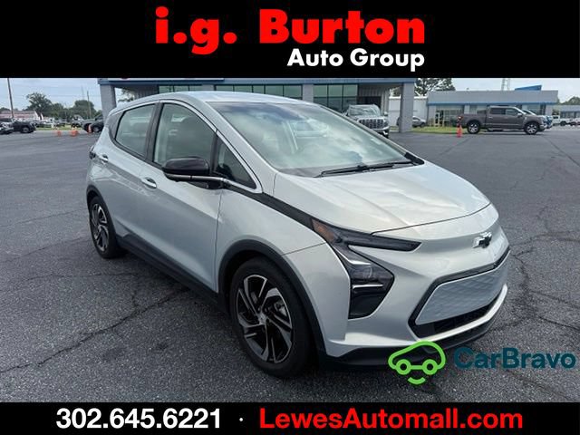 Used 2023 Chevrolet Bolt LT w/ Infotainment Package FWD image 1