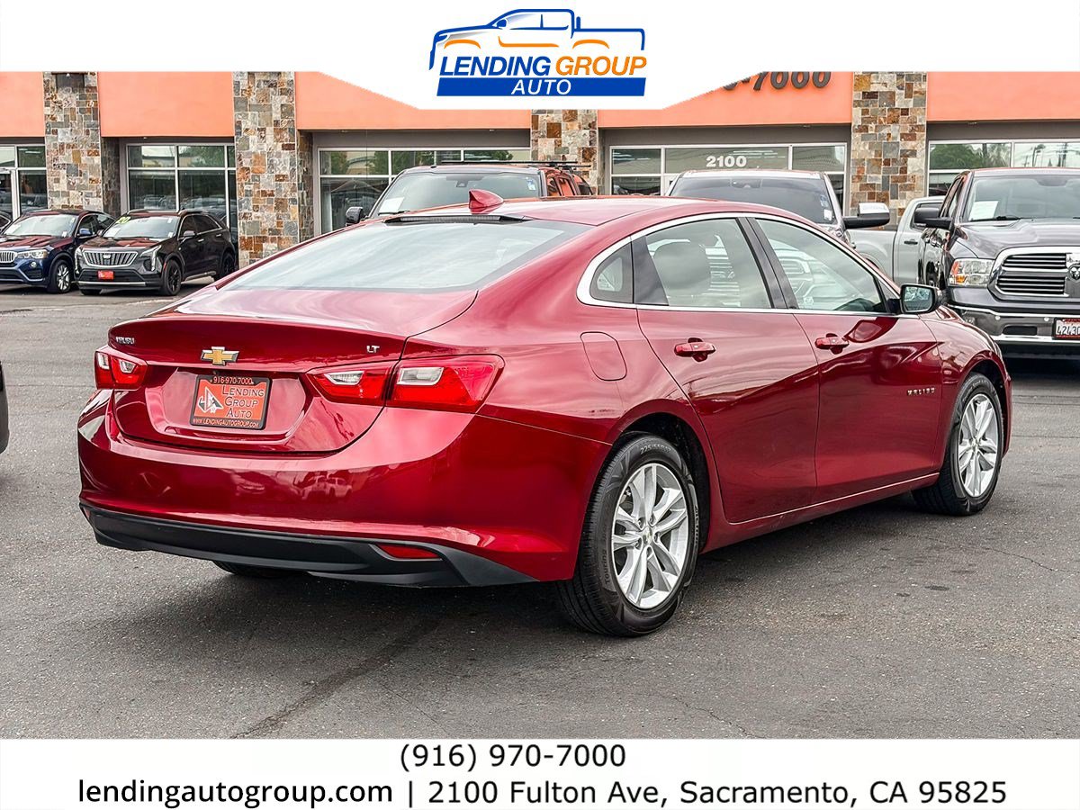 Used 2017 Chevrolet Malibu LT FWD image 4