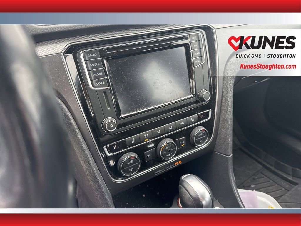 Used 2018 Volkswagen Passat 2.0T S image 25