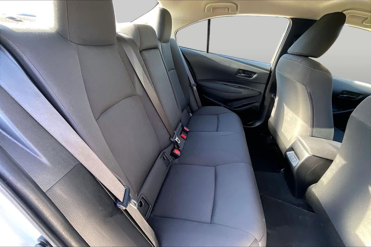 Used 2025 Toyota Corolla LE FWD image 19