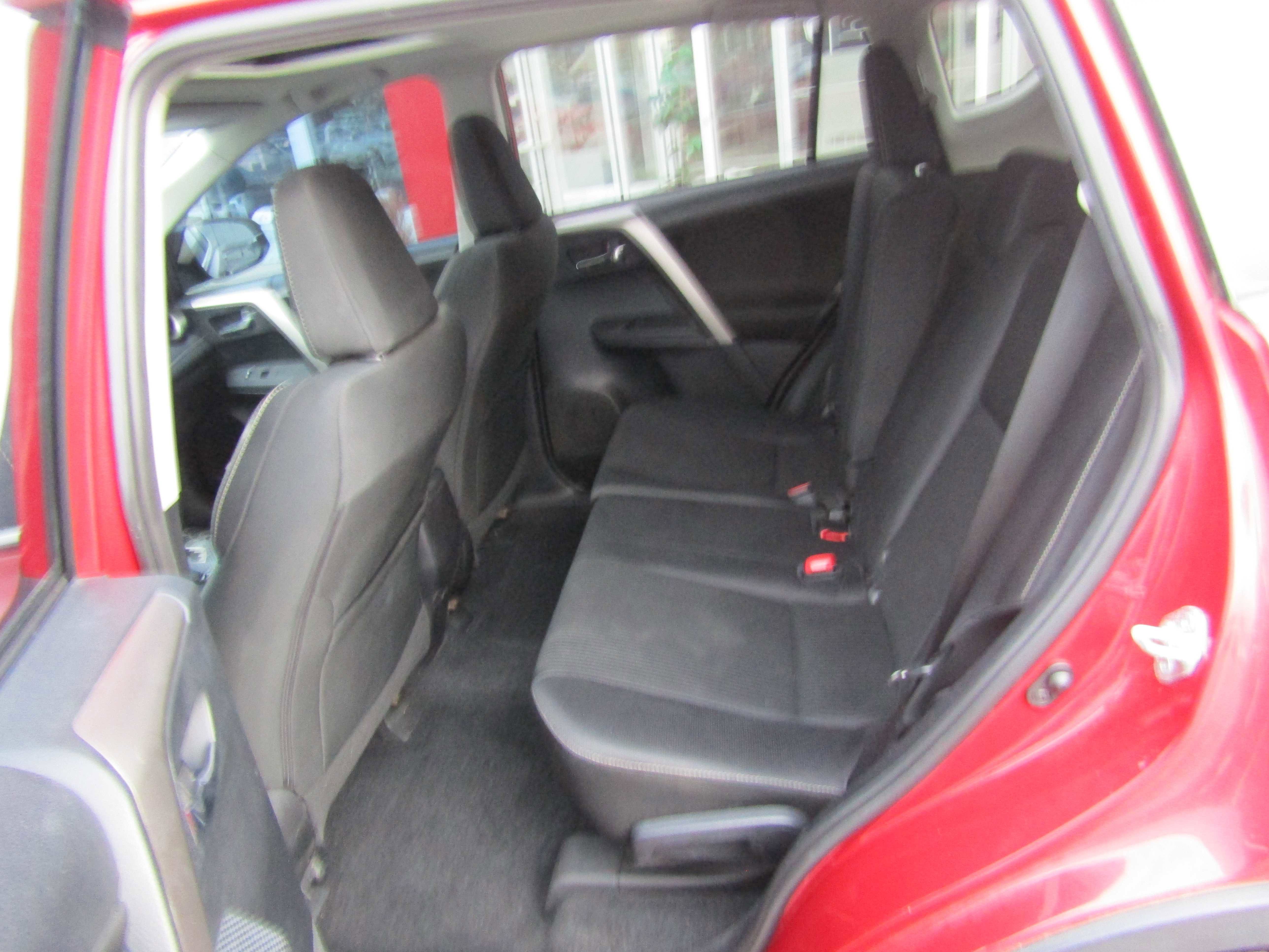 Used 2014 Toyota RAV4 XLE AWD/4WD image 14