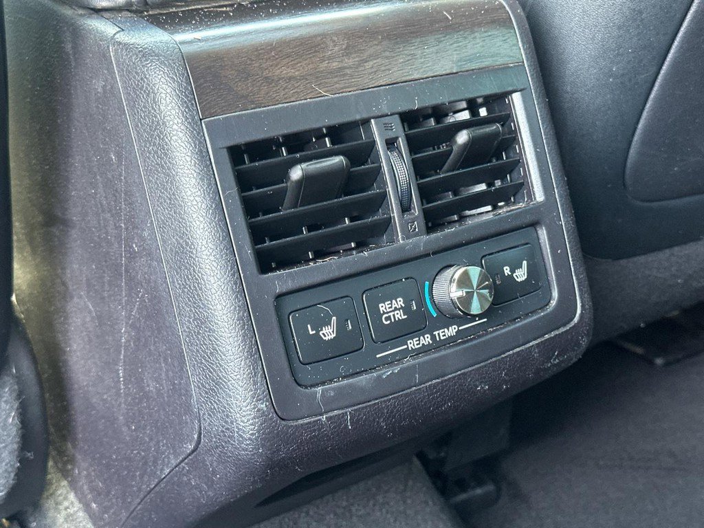 Used 2017 Toyota Avalon Limited w/ All Weather Liner Package image 10