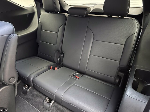 Used 2026 Chevrolet Traverse LT AWD/4WD image 19