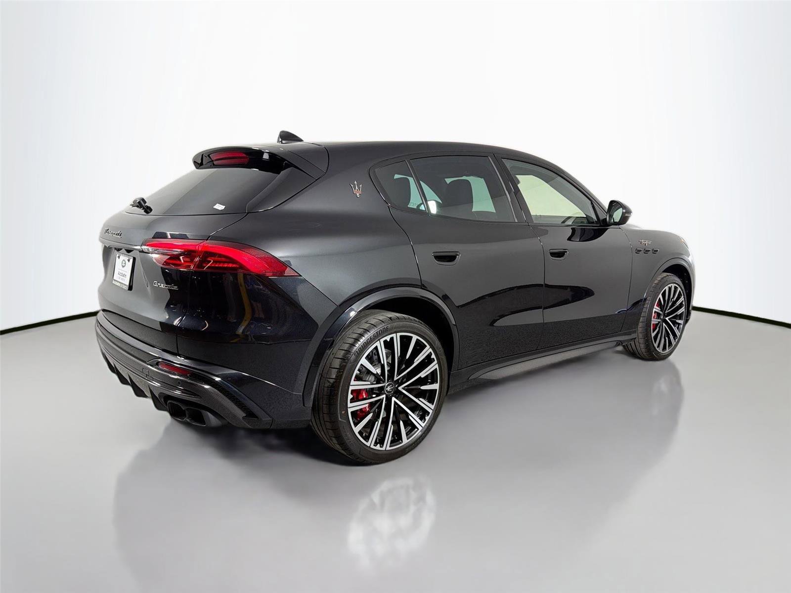 Used 2025 Maserati Grecale Trofeo AWD/4WD image 5