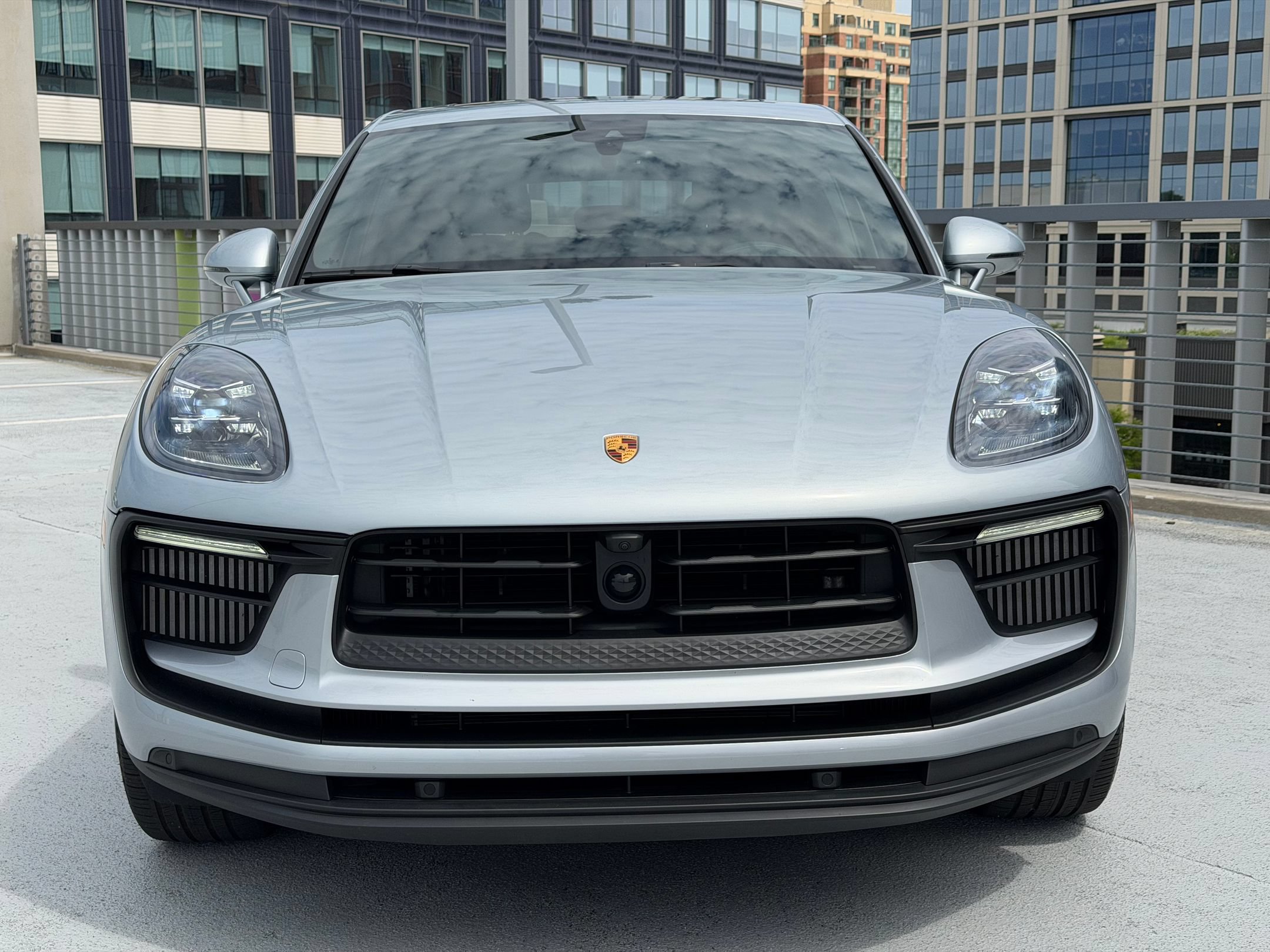 Certified 2023 Porsche Macan S AWD/4WD image 10
