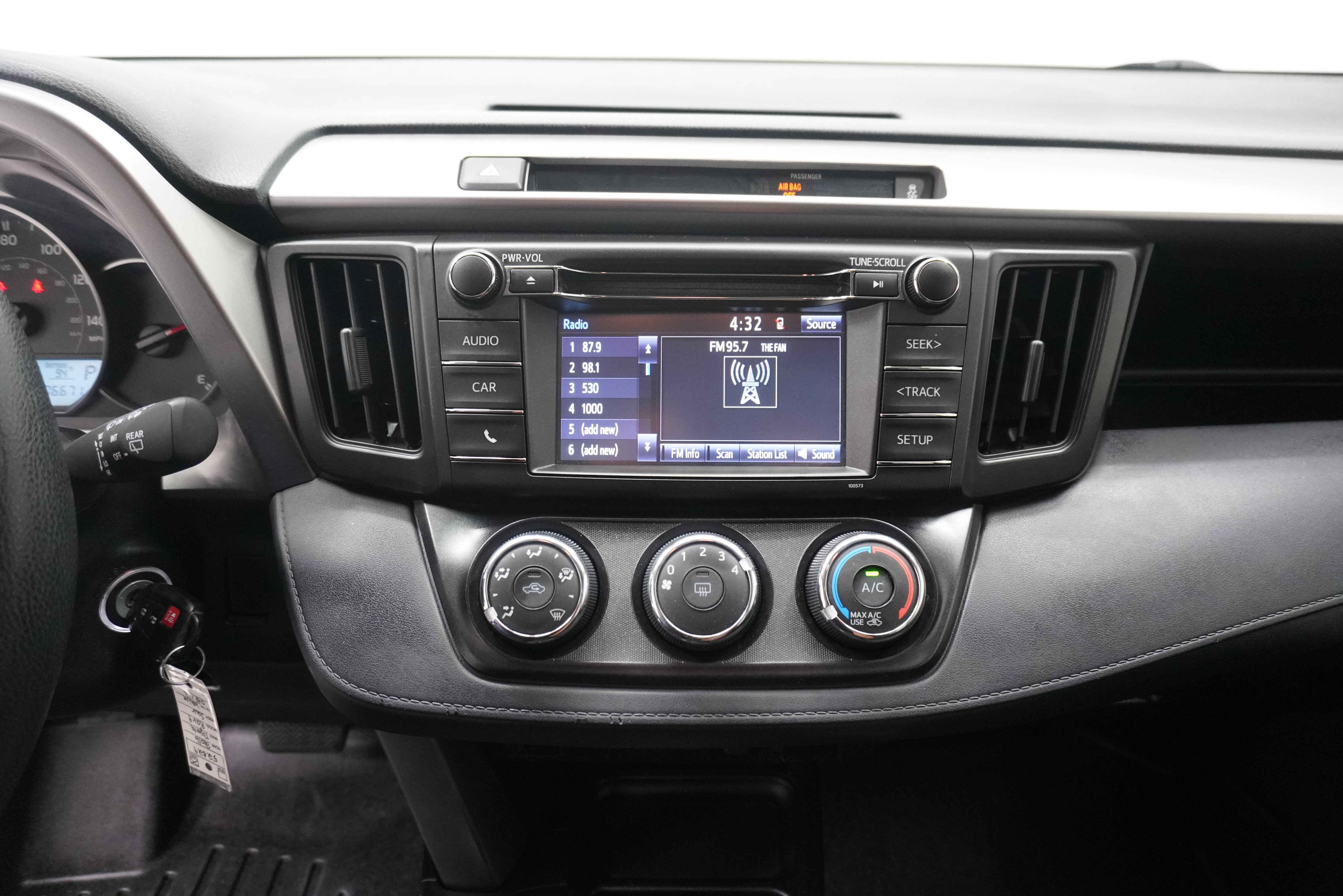 Used 2016 Toyota RAV4 LE FWD image 16
