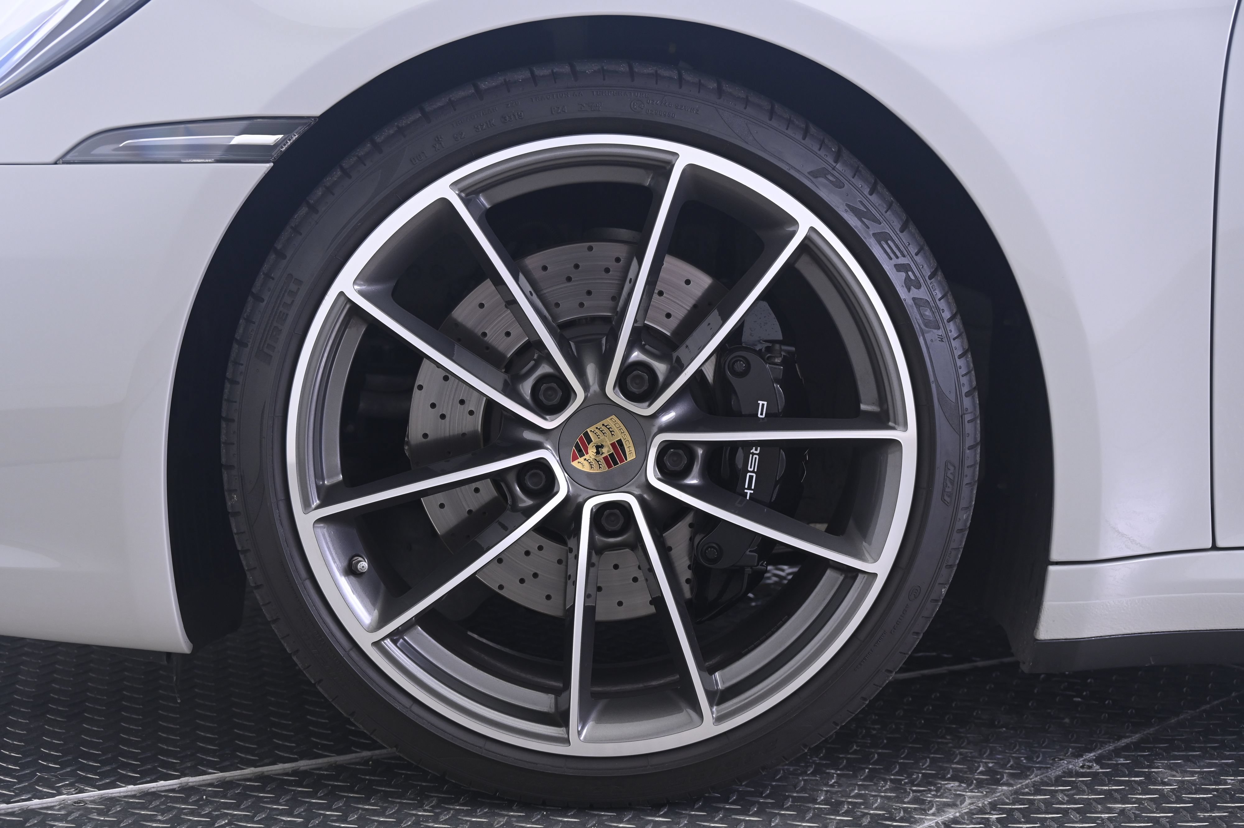 Used 2020 Porsche 911 Carrera 4S AWD/4WD image 14