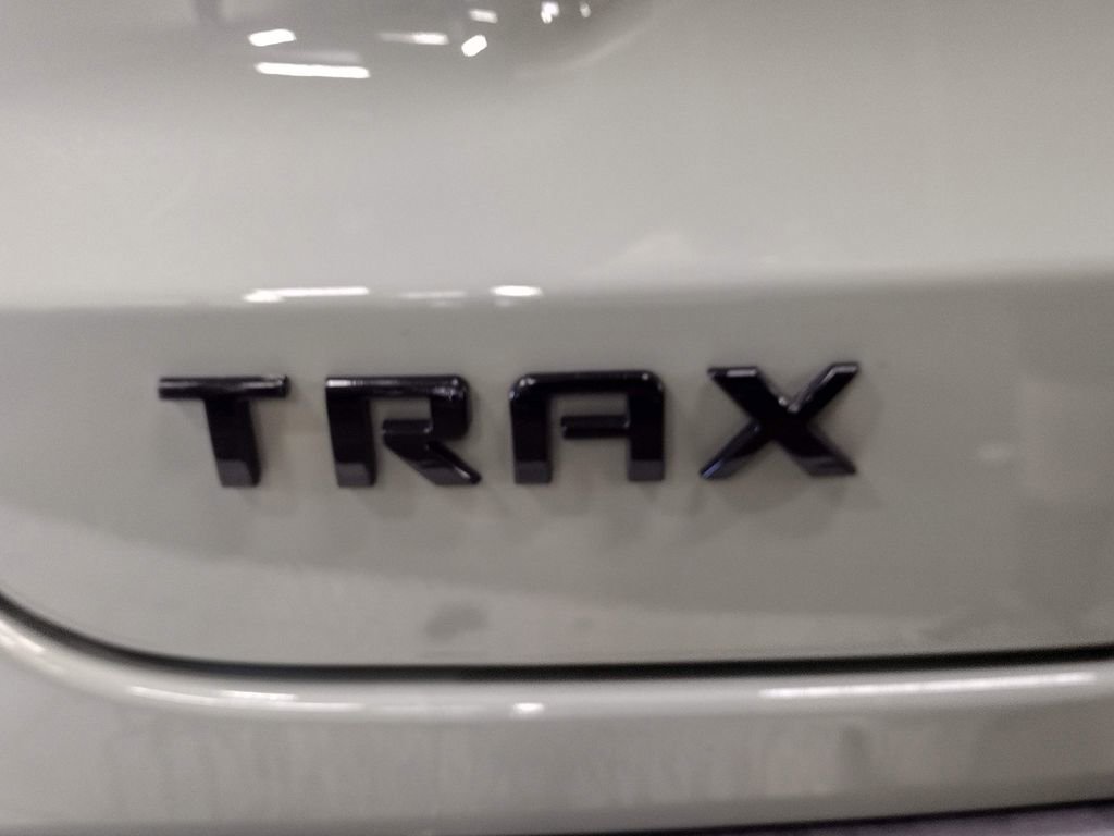 Used 2024 Chevrolet Trax RS FWD image 15