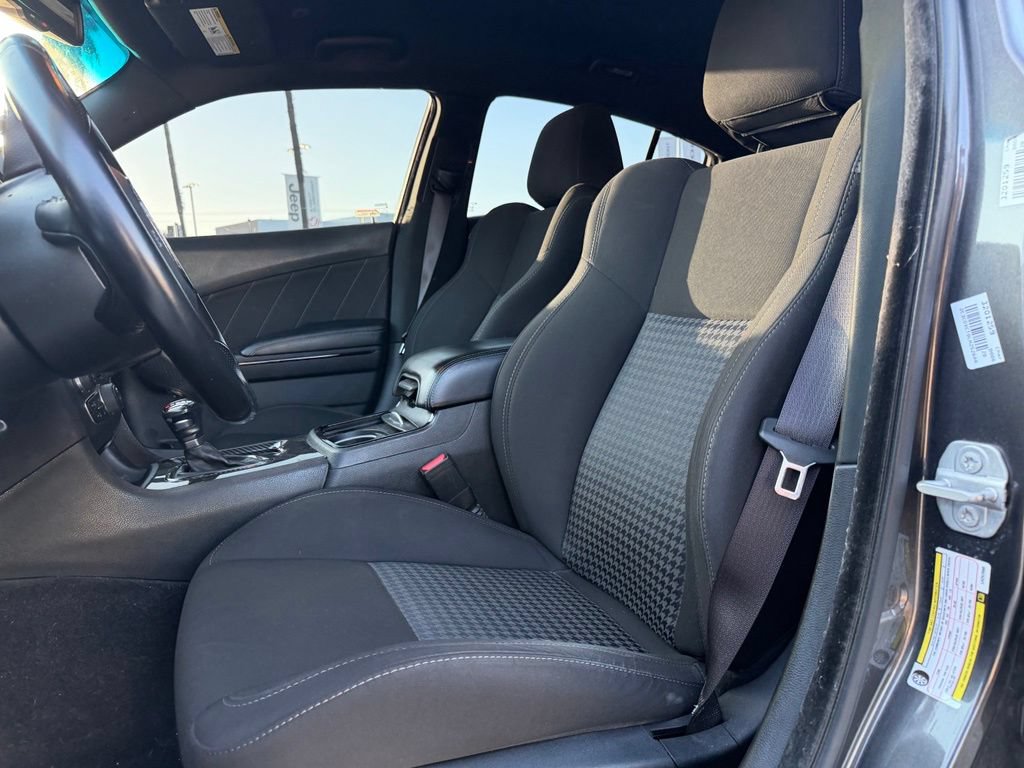 Used 2020 Dodge Charger R/T w/ Blacktop Package RWD image 4