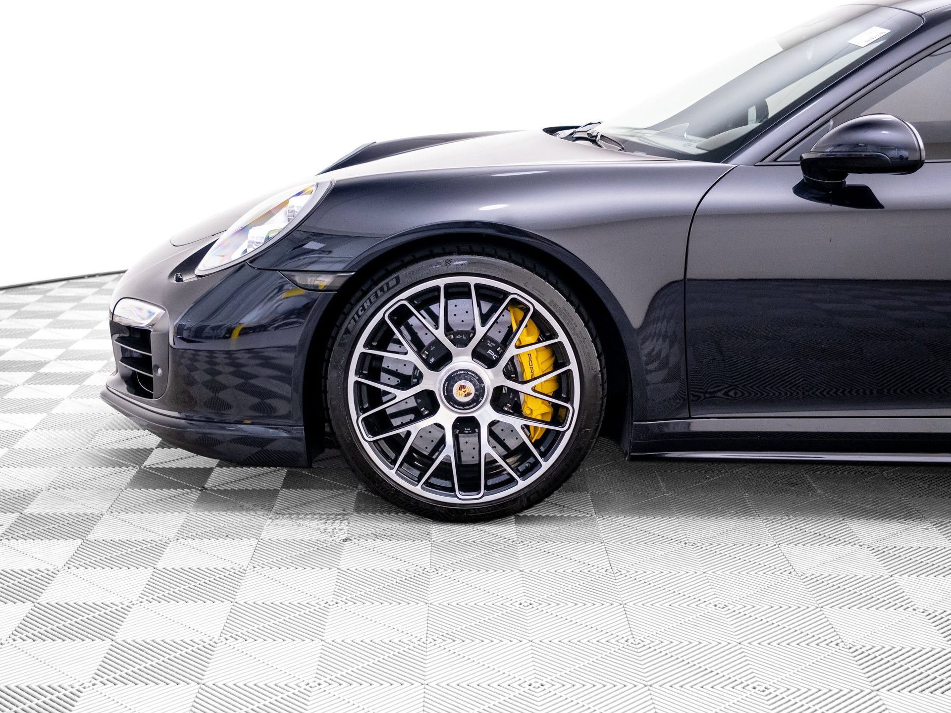 Used 2015 Porsche 911 Turbo S AWD/4WD image 36
