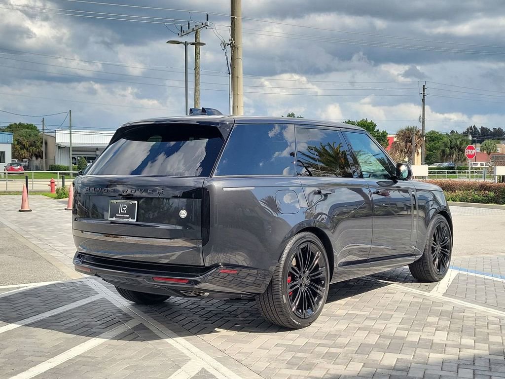 New 2026 Land Rover Range Rover SV image 5