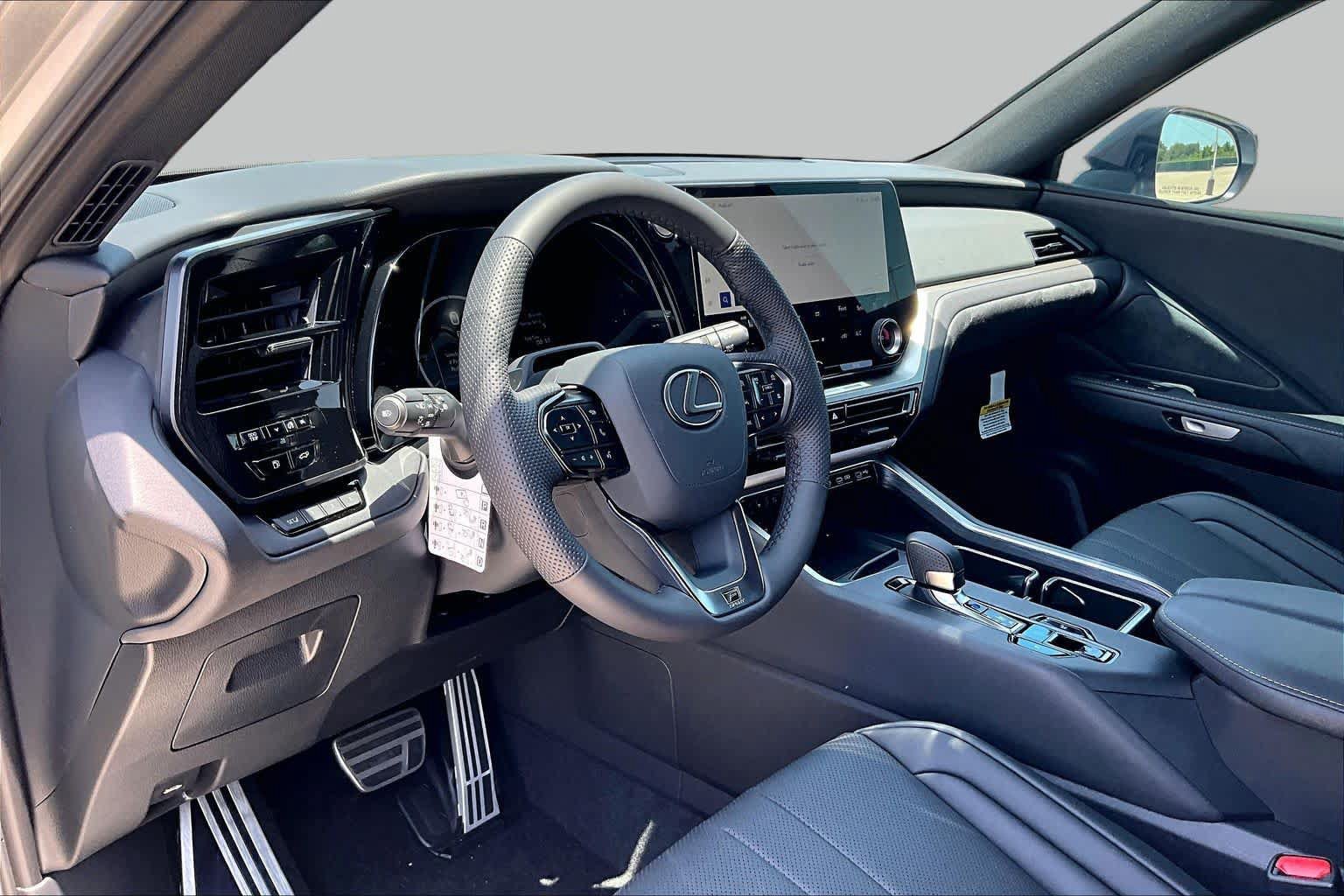 New 2026 Lexus TX 500h AWD image 10