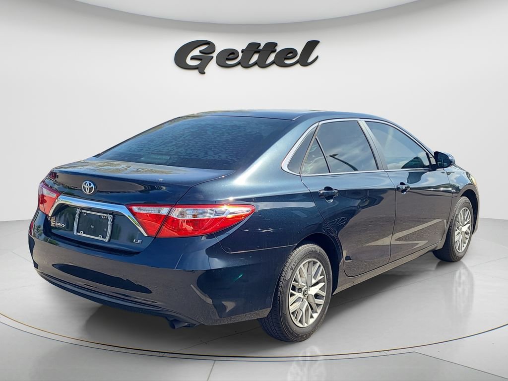 Used 2016 Toyota Camry LE image 4