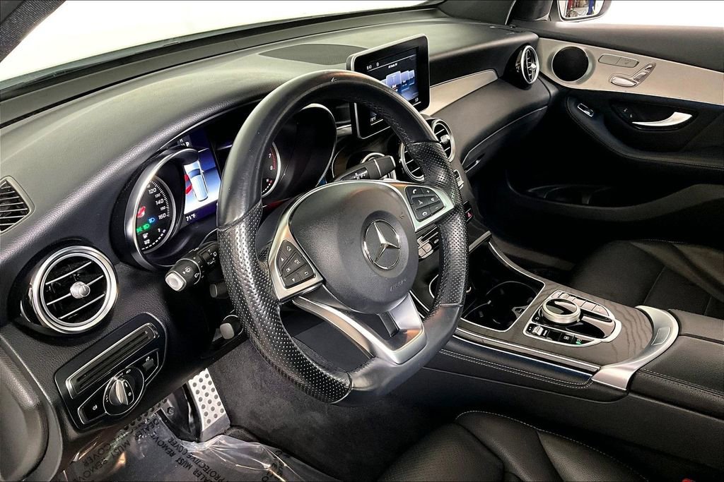 Used 2019 Mercedes-Benz GLC 300 w/ AMG Line image 13