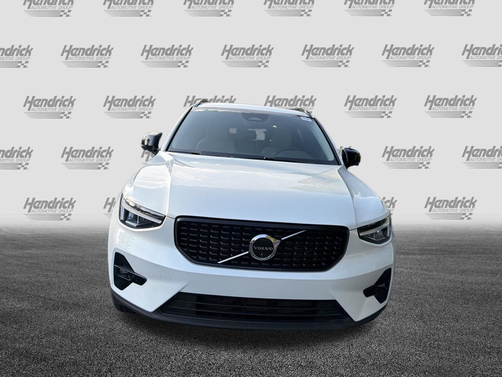 Certified 2023 Volvo XC40 B4 Plus w/ Protection Package Premier FWD image 3