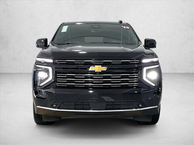 Used 2025 Chevrolet Suburban High Country RWD image 3