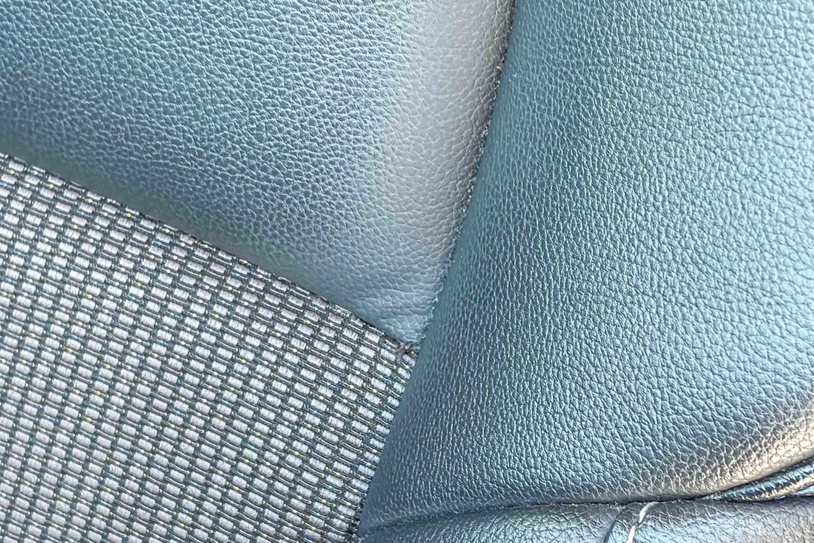Used 2019 Toyota Corolla SE w/ Carpet Mat Package (TMS) image 24