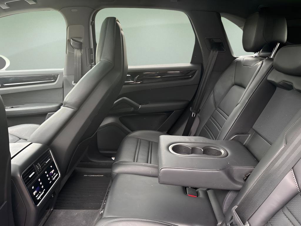 Used 2023 Porsche Cayenne Base image 31
