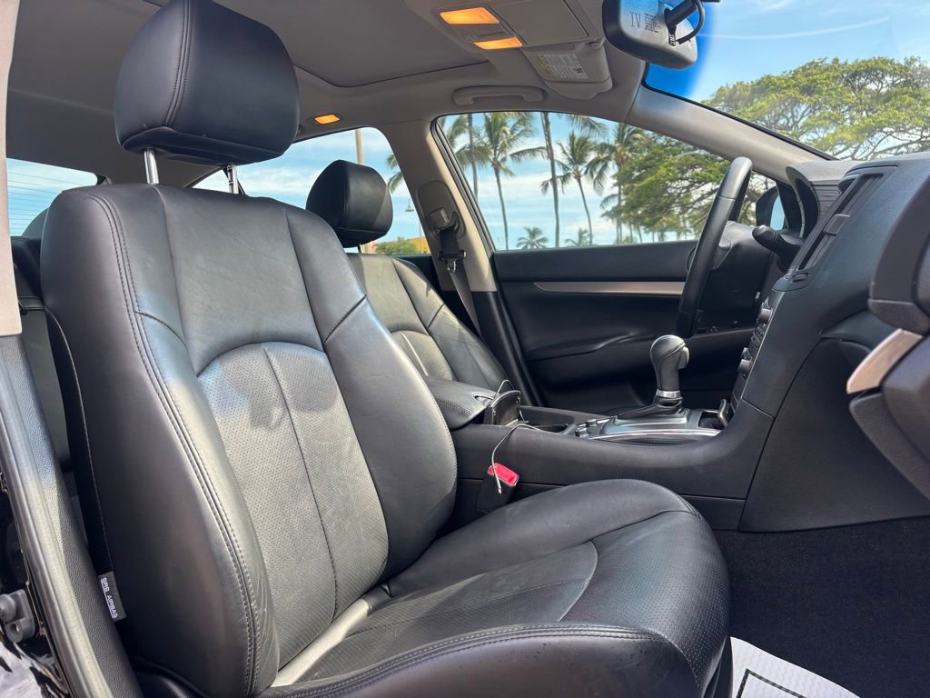 Used 2015 INFINITI Q40 w/ Navigation Package RWD image 9