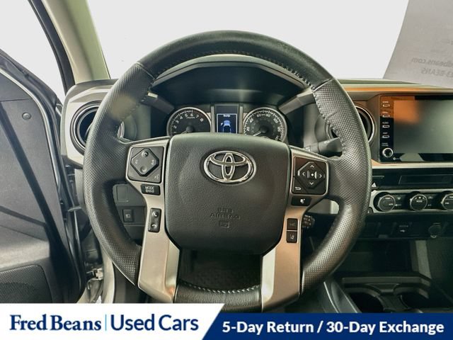 Used 2022 Toyota Tacoma SR5 AWD/4WD image 15
