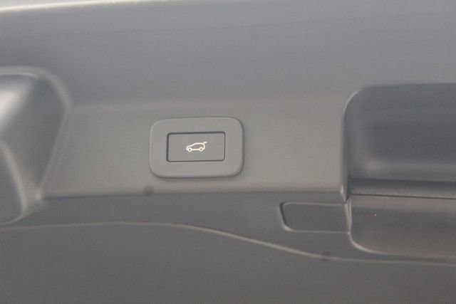 New 2026 Jaguar F-PACE R-Dynamic S image 13