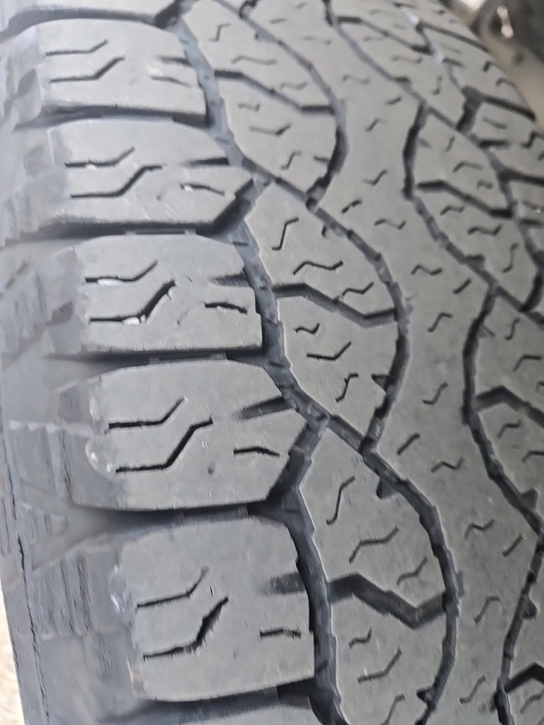 Used 2023 Ford Transit 250 Low Roof AWD w/ Exterior Upgrade Package image 32