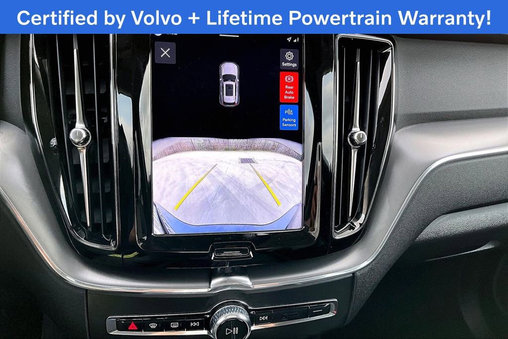 Used 2025 Volvo XC60 B5 Core image 30